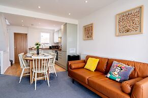 Magnificent Beach House Seaview Upside-down