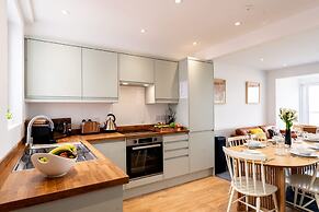 Magnificent Beach House Seaview Upside-down