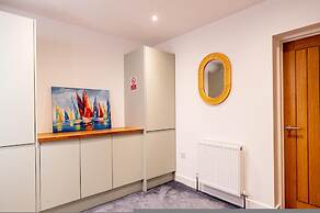 Magnificent Beach House Seaview Upside-down