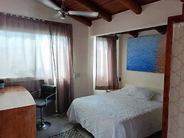 casa adriana zihuatanejo