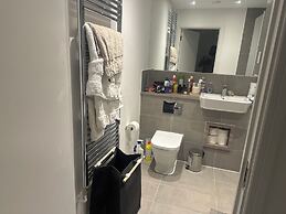 Enfield Cozy Apartment Retreat