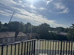 Enfield Cozy Apartment Retreat