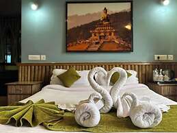 Hotel Ravongla Star