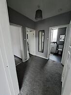 Renfrew Apartment Near Glasgow Airport