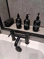 Renfrew Apartment Near Glasgow Airport