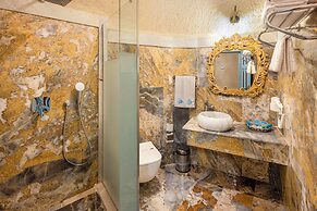 Han Cave Suites