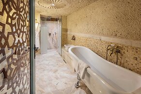 Han Cave Suites