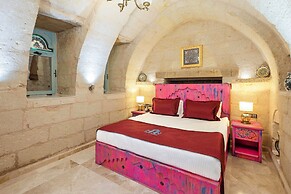 Han Cave Suites