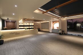 Clarks Inn Suites Jaipur