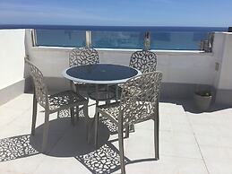 3bed Penthouse Apt With Private Terrace & Balcony