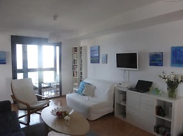 3bed Penthouse Apt With Private Terrace & Balcony