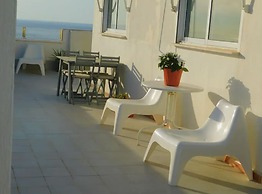 3bed Penthouse Apt With Private Terrace & Balcony