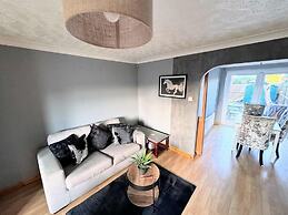 Ashford Blissful Retreat Modern 3-bed House