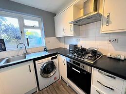 Ashford Blissful Retreat Modern 3-bed House