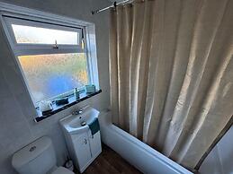 Ashford Blissful Retreat Modern 3-bed House