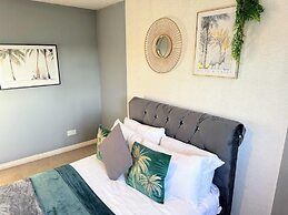 Ashford Blissful Retreat Modern 3-bed House
