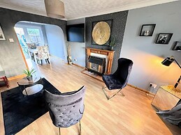 Ashford Blissful Retreat Modern 3-bed House