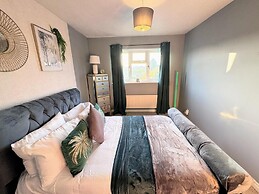 Ashford Blissful Retreat Modern 3-bed House