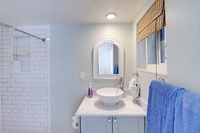 Walk to Beach: Waterfront Home in Marathon!