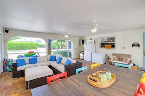 Walk to Beach: Waterfront Home in Marathon!