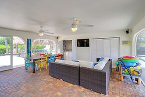 Walk to Beach: Waterfront Home in Marathon!