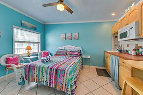 Madeira Beach Studio: Walk to John's Pass!