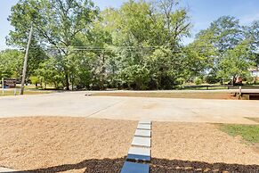 Talladega Rental < 15 Mi to Superspeedway & River!