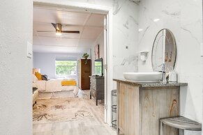 Apt 1 Mi to Riverfront in Titusville w/ Patio