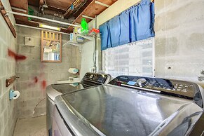 Mins From Anna Maria Island: Bright Home w/ Pool!