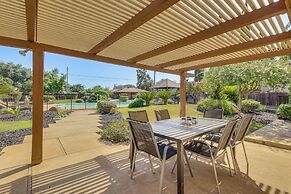 Spacious Home - 6 Mi to Downtown Fresno!