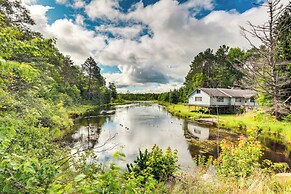 Cabin in Boulder Junction w/ Fire Pit + Deck!