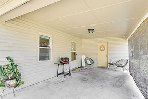 'dandy's Getaway' w/ Fire Pit & Yard in Henderson