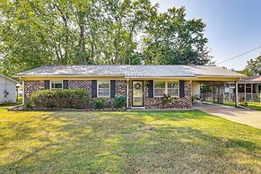 'dandy's Getaway' w/ Fire Pit & Yard in Henderson