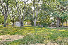 'dandy's Getaway' w/ Fire Pit & Yard in Henderson