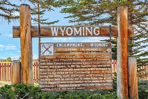 Mountain-view Log Cabin in Wyoming Wilderness