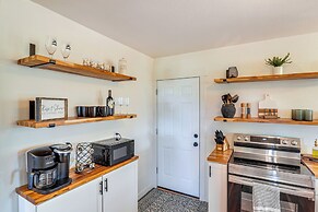 Mountain-view Log Cabin in Wyoming Wilderness