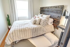 Mountain-view Log Cabin in Wyoming Wilderness