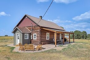 Mountain-view Log Cabin in Wyoming Wilderness