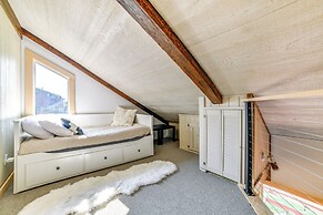 Skier's Paradise: Townhome w/ Deck in Cortland!