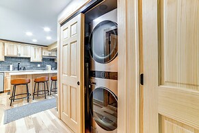 Skier's Paradise: Townhome w/ Deck in Cortland!