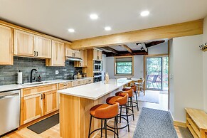 Skier's Paradise: Townhome w/ Deck in Cortland!