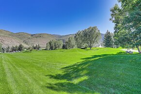 Golf Course & Mtn Views: Avon Gem w/ Gas Grill!