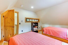 Fire Pit & Views: Pet-friendly Vermont Cabin