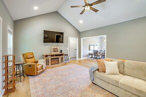 9 Mi to Smith Mountain Lake: Getaway in Moneta!