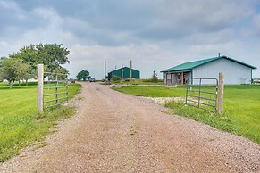 South Dakota Nature Getaway w/ Hot Tub