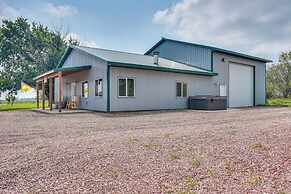 South Dakota Nature Getaway w/ Hot Tub