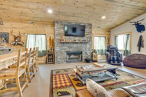 South Dakota Nature Getaway w/ Hot Tub