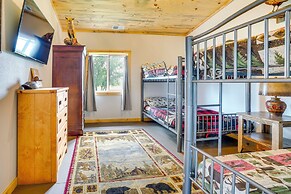 South Dakota Nature Getaway w/ Hot Tub