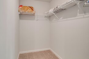 Spacious Home: 8 Mi to Bernheim Arboretum!