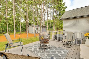 Beloit Home w/ Deck: 3 Mi to Health System Campus